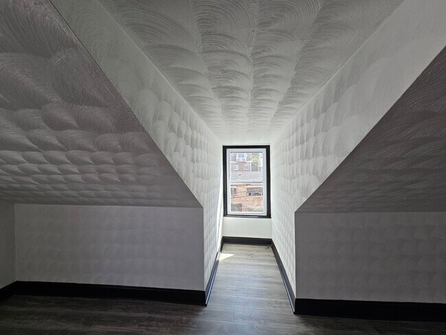 Building Photo - Fully Updated 4-bedroom 2 bath house for rent!