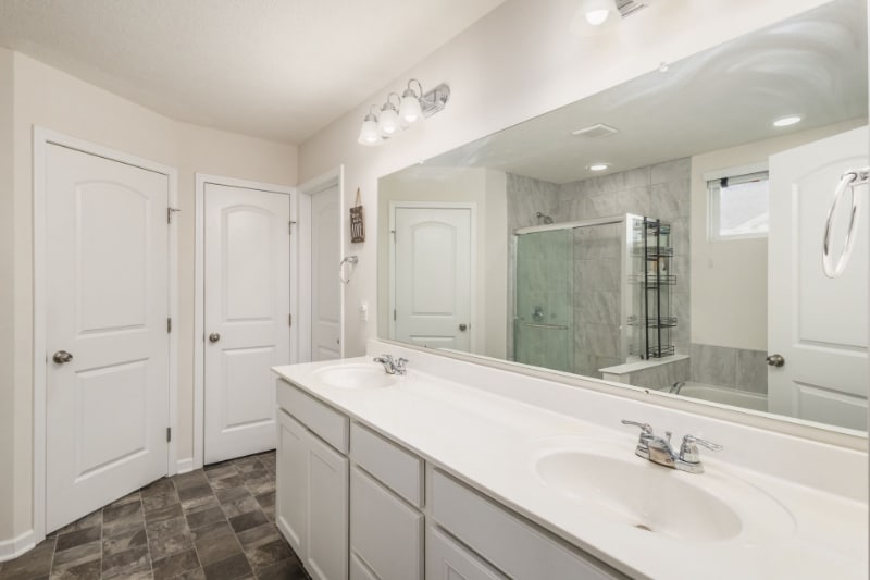 Building Photo - 2868 Beechwood Dr