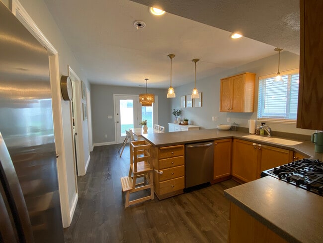 Building Photo - 486 Pheasant Ridge Dr