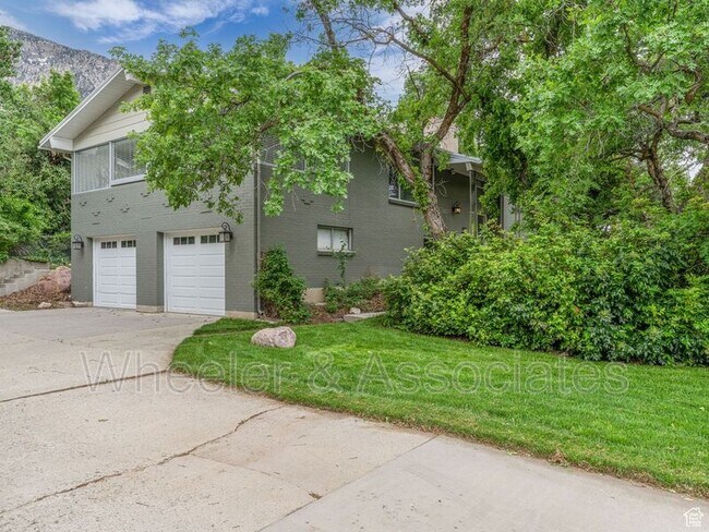 Building Photo - 4131 S Fortuna Way