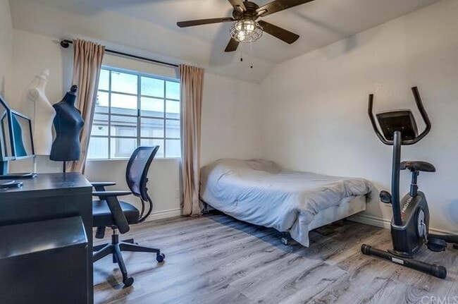 Building Photo - 1833 Camberley Ln