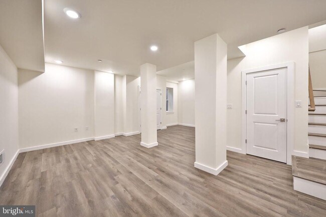 Building Photo - 1500 N Randolph St
