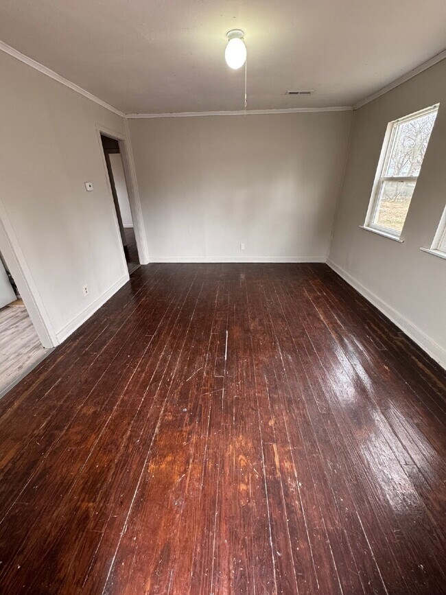 Building Photo - "Section 8 Approved Charming 2-Bedroom Duplex on East Bayley Street – Your Ideal Wichita Retreat!"