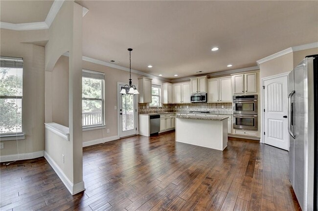 Building Photo - 2930 Blake Towers Ln