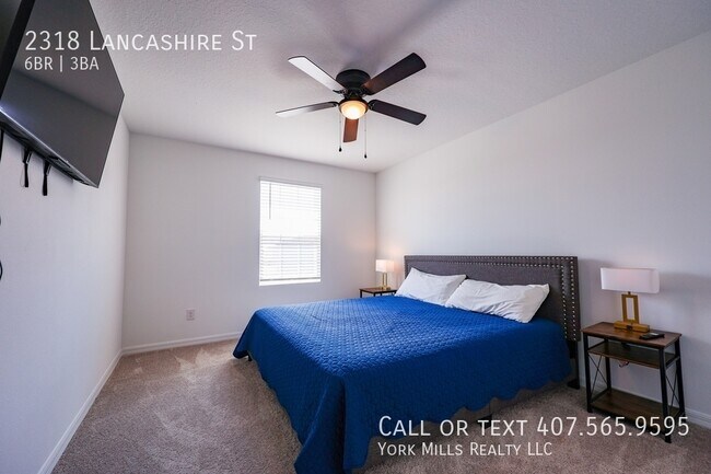 Building Photo - 2318 Lancashire St