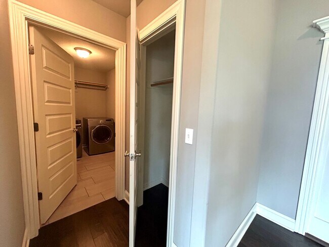 Building Photo - Gorgeous Home with Vaulted Ceilings and La...
