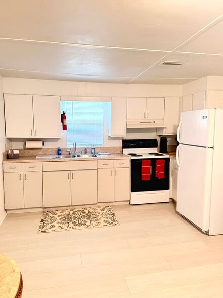 Building Photo - 9999 NE 120th St