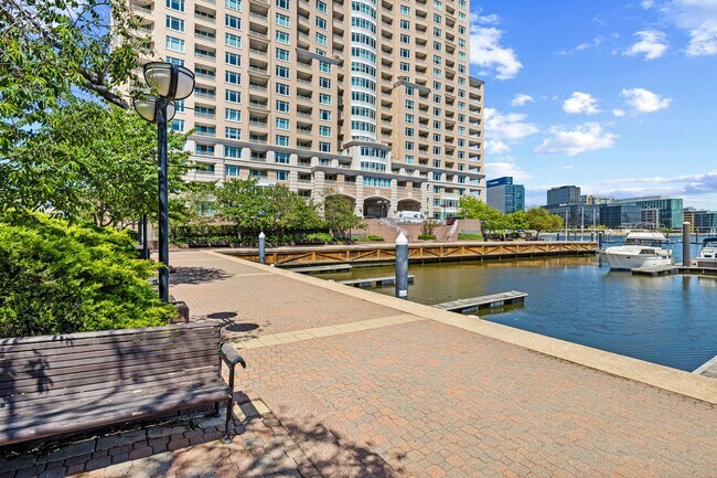 Building Photo - 100 Harborview Dr