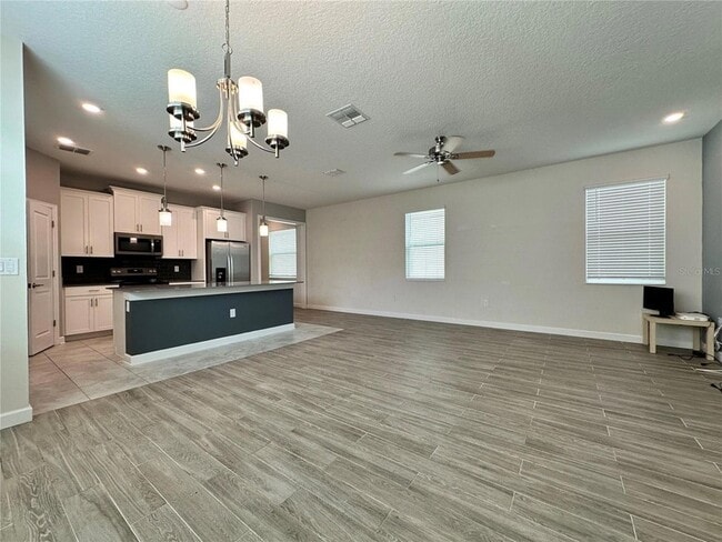 Building Photo - 11832 Charades St