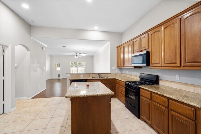 Building Photo - 111 Harbour Town Cir