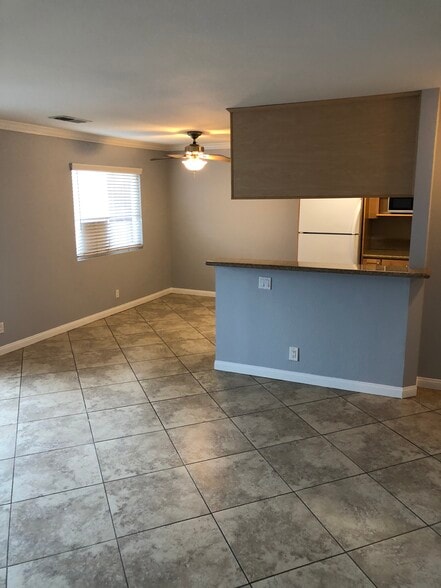 Building Photo - 101 S Spruce St