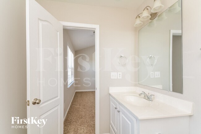 Building Photo - 214 Sunset Pointe Dr