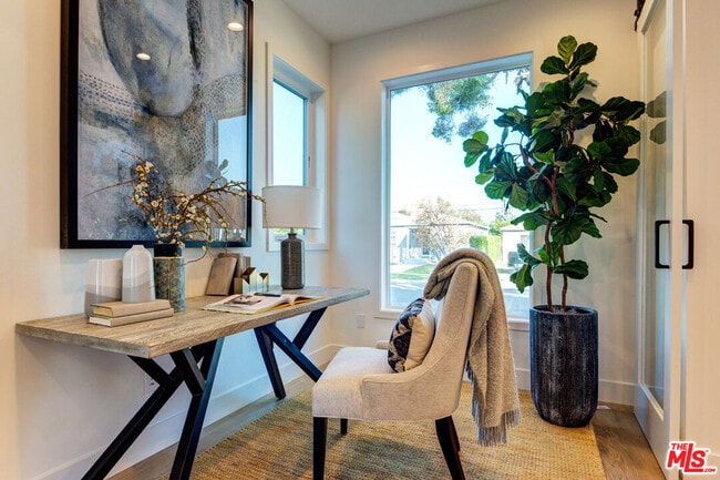 Building Photo - 6018 1/2-6018 1/2 Comey Ave