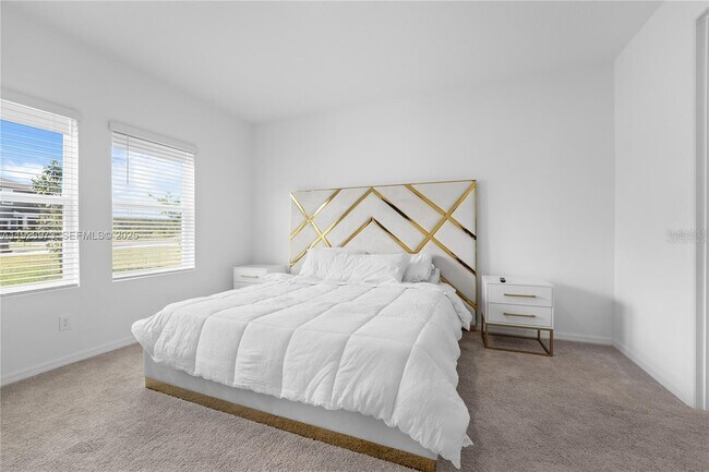 Building Photo - 2375 Lancashire St