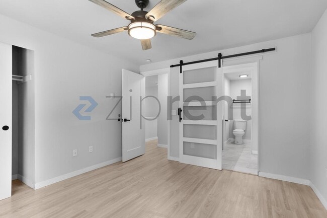 Building Photo - Unit B7