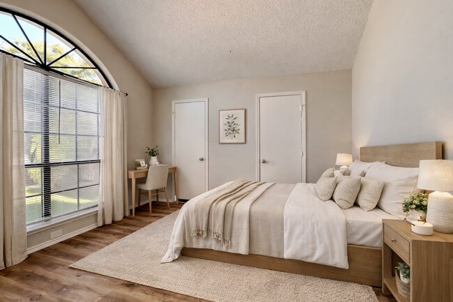 Building Photo - Charming 3 Bed Home for Rent in Dallas | Vaulted Ceilings | 2-Car Garage