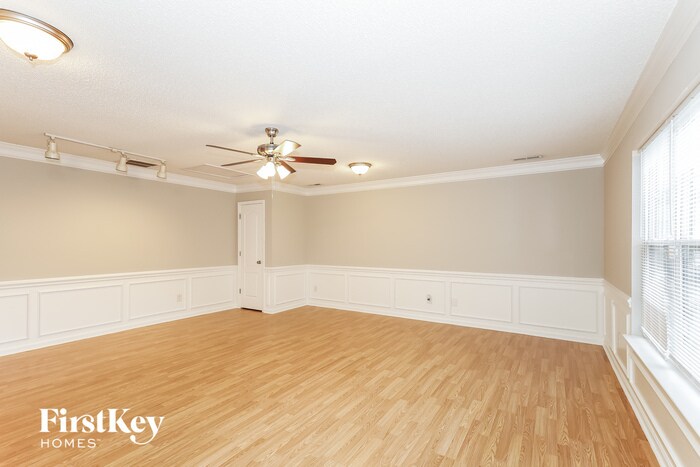 Building Photo - 885 Raindrops Rd
