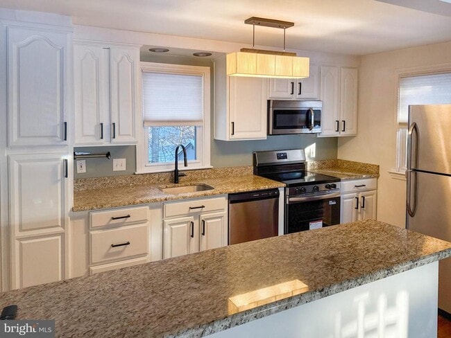 Building Photo - 133 N Line Rd