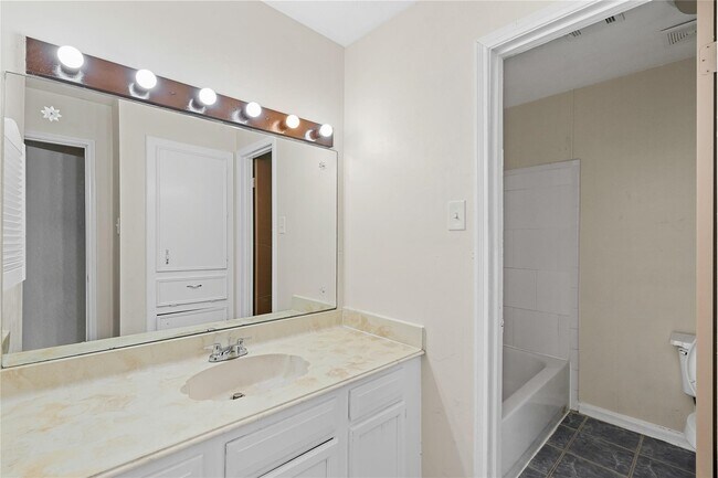Building Photo - 11007 Gatlinburg Dr
