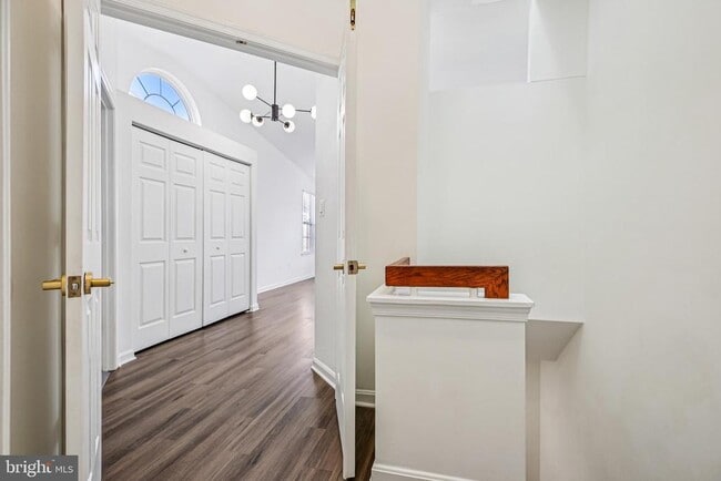 Building Photo - 8 Crusader Ct