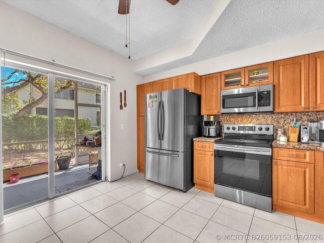 Building Photo - 9850 NW 57th Manor