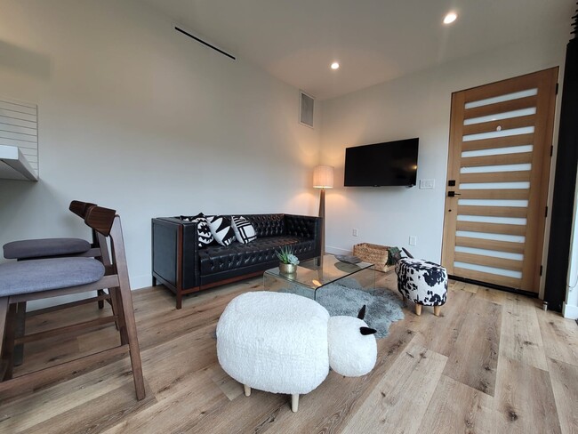 Living room and entrance door - 4100 Sumac Dr