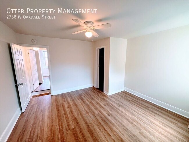 Building Photo - 2738 W Oakdale St