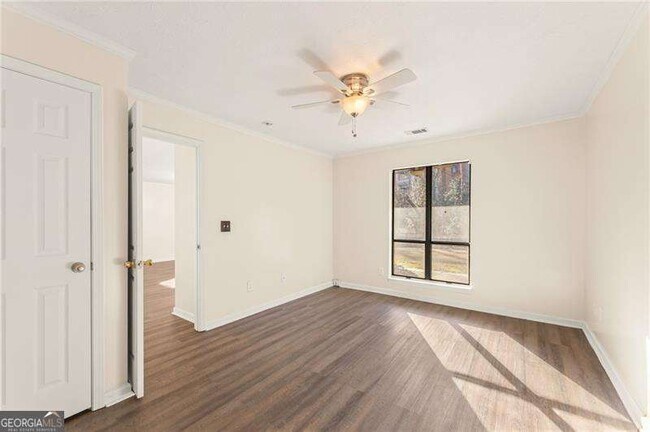 Building Photo - 523 Warm Springs Cir