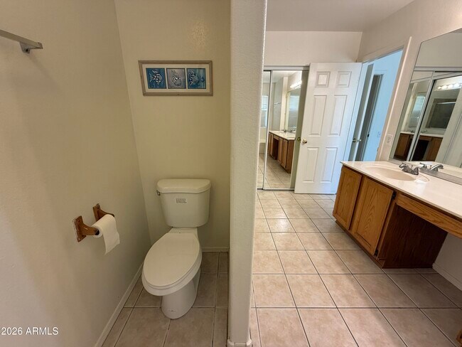Building Photo - 505 W Sereno Dr