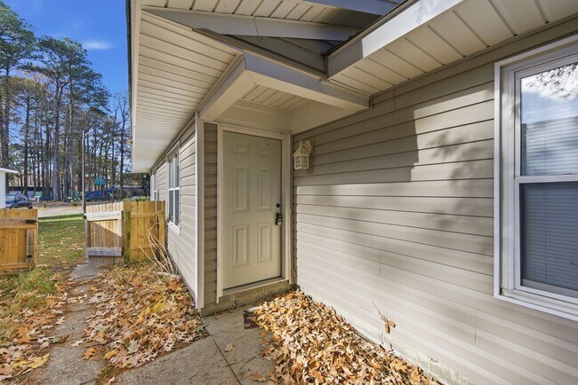 Building Photo - 116-118 Armon Ave