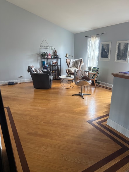 Building Photo - 725 Buffalo Cir