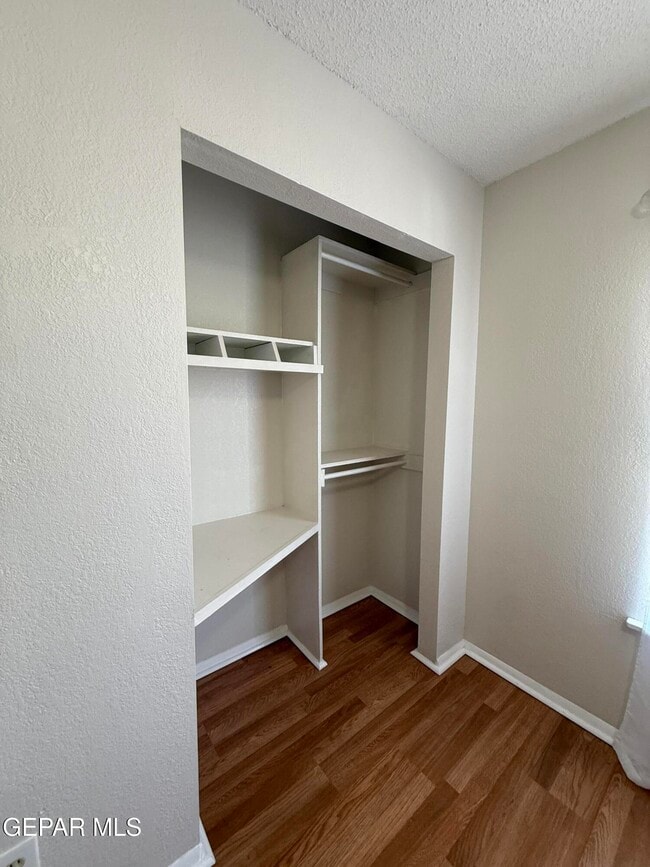 Building Photo - 10407 Ashwood Dr