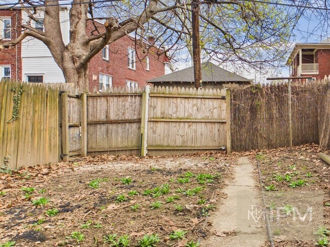 Building Photo - Bright 2 Bedroom, 1 Bath Ranch Style Home in Harrisburg, Pa!
