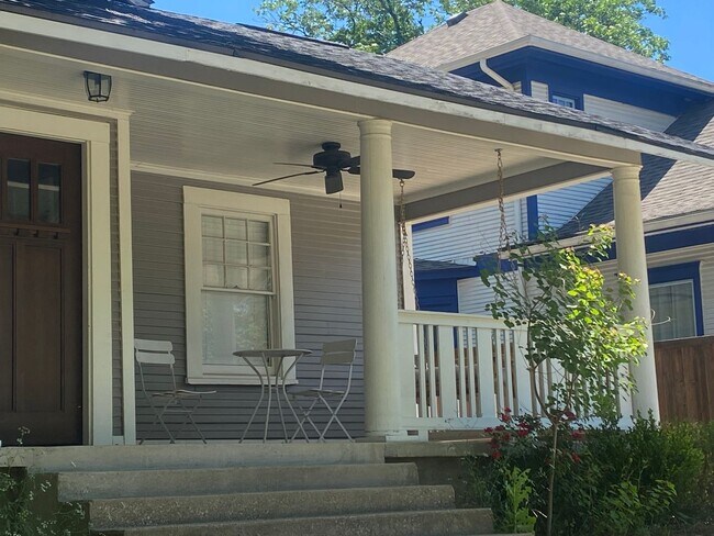 Building Photo - Charming Fairmount Bungalow