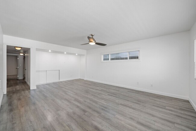 Building Photo - 403 38th St