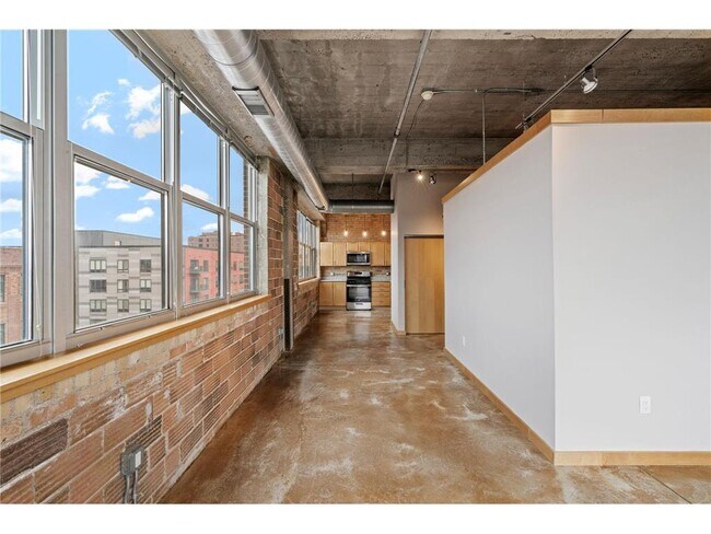 Building Photo - 901 N 3rd St