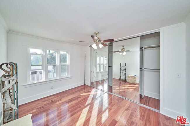 Building Photo - 757 S Norton Ave