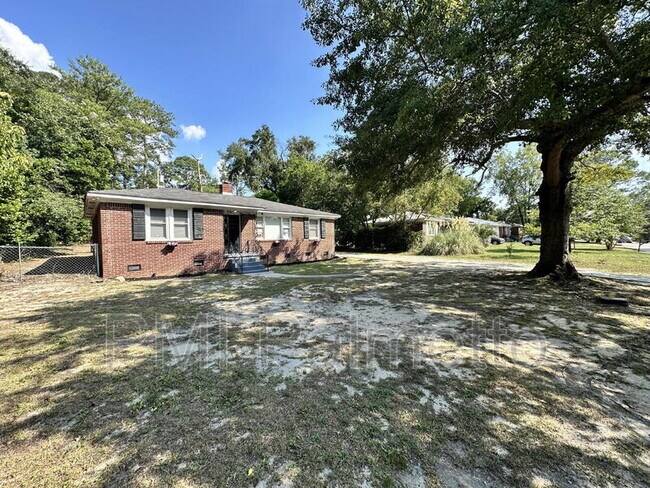 Building Photo - 3727 Maybank St