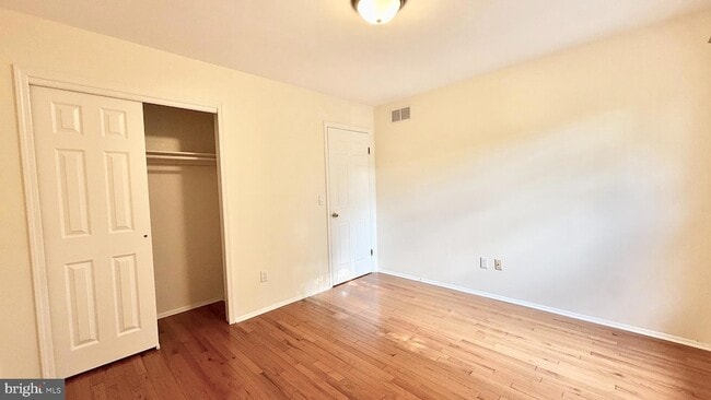 Building Photo - 305 Marten Rd