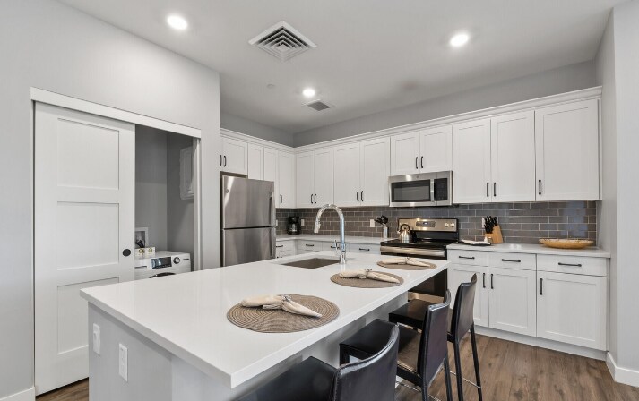 Building Photo - 475 N 9th St