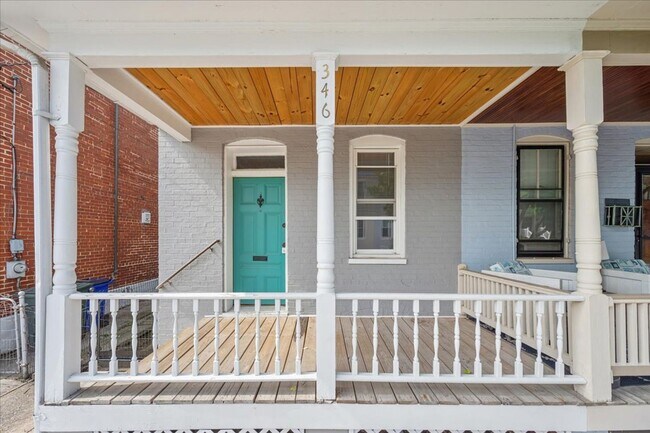Building Photo - 346 Madison St