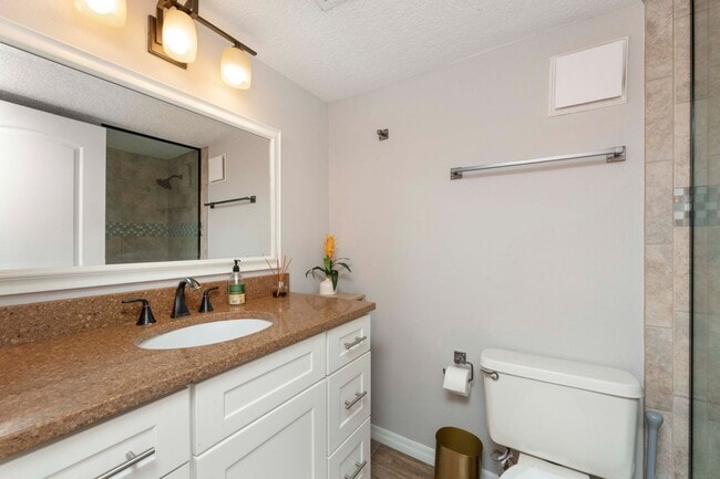 Building Photo - Chalet by the Sea SHORT OR LONG TERM RENTAL