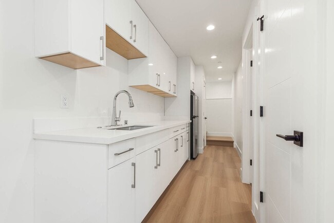 Building Photo - 108 6th St South