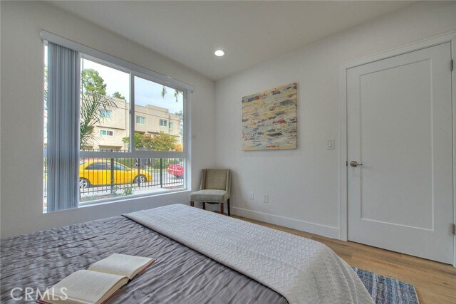 Building Photo - 11728 Hamlin St