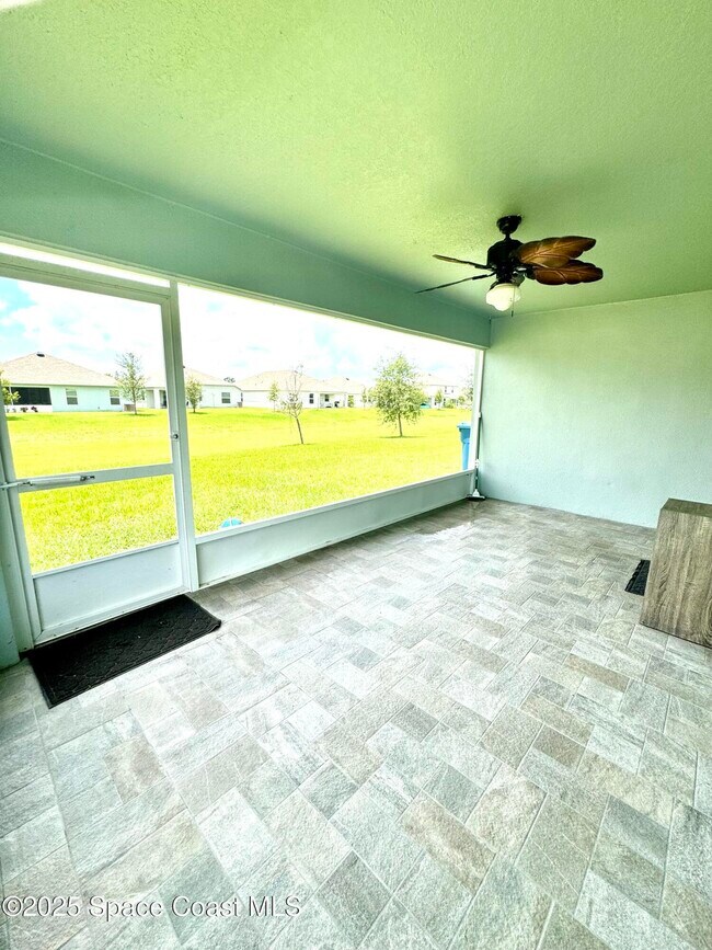 Building Photo - 1066 Dania Cir