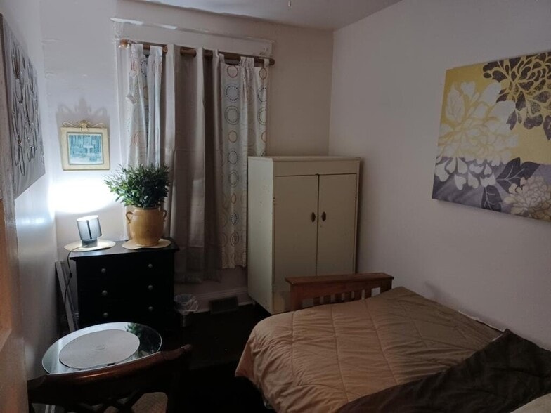 Building Photo - 400 Normandy Ave