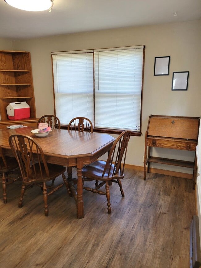 Building Photo - Single Family Home