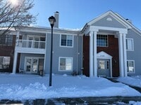 Building Photo - Superb Two Bedroom/Two Bath Condo In Beavercreek