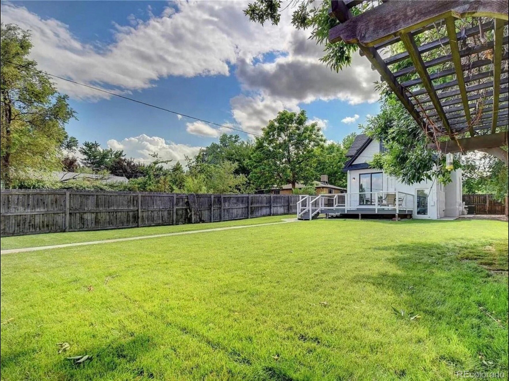 Building Photo - 2126 Grove St