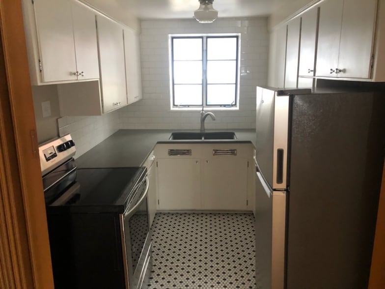 Building Photo - 1227 S Division St